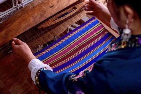 L’art du tissage Miao : Mémoire millénaire, chaleur artisanale